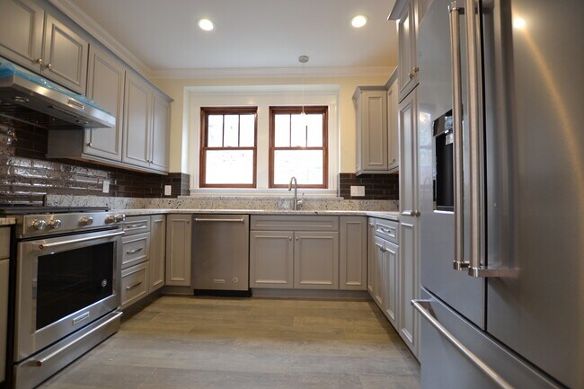 Building Photo - 38 Gerrish St