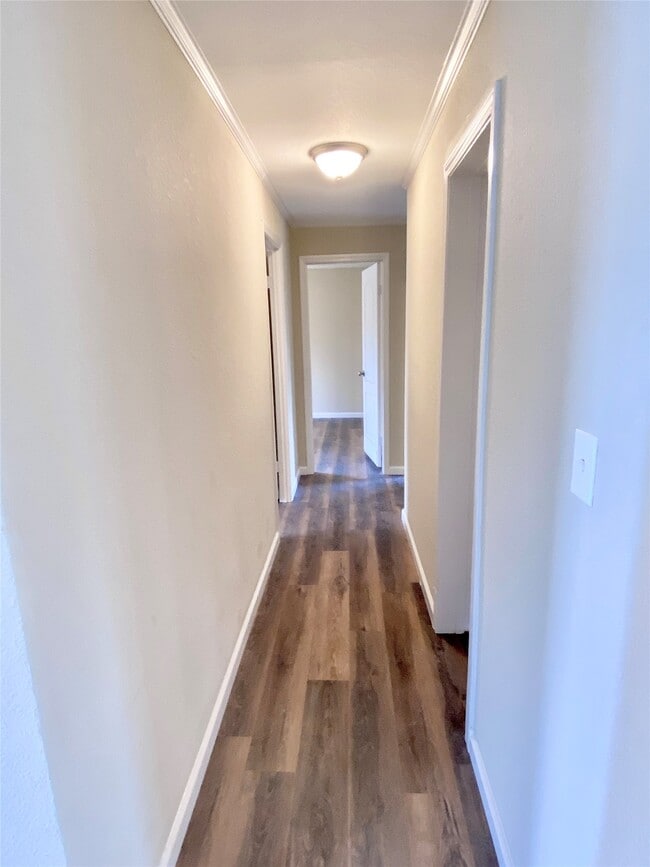 Building Photo - 11720 W Small Oaks Ln