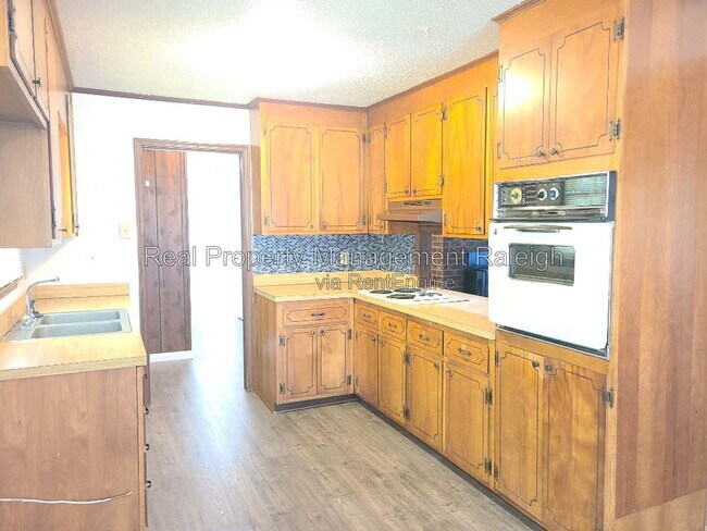 Building Photo - 12421 Marsh Field Dr