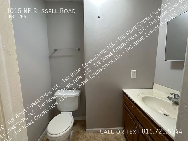 Building Photo - 1015 NE Russell Rd.