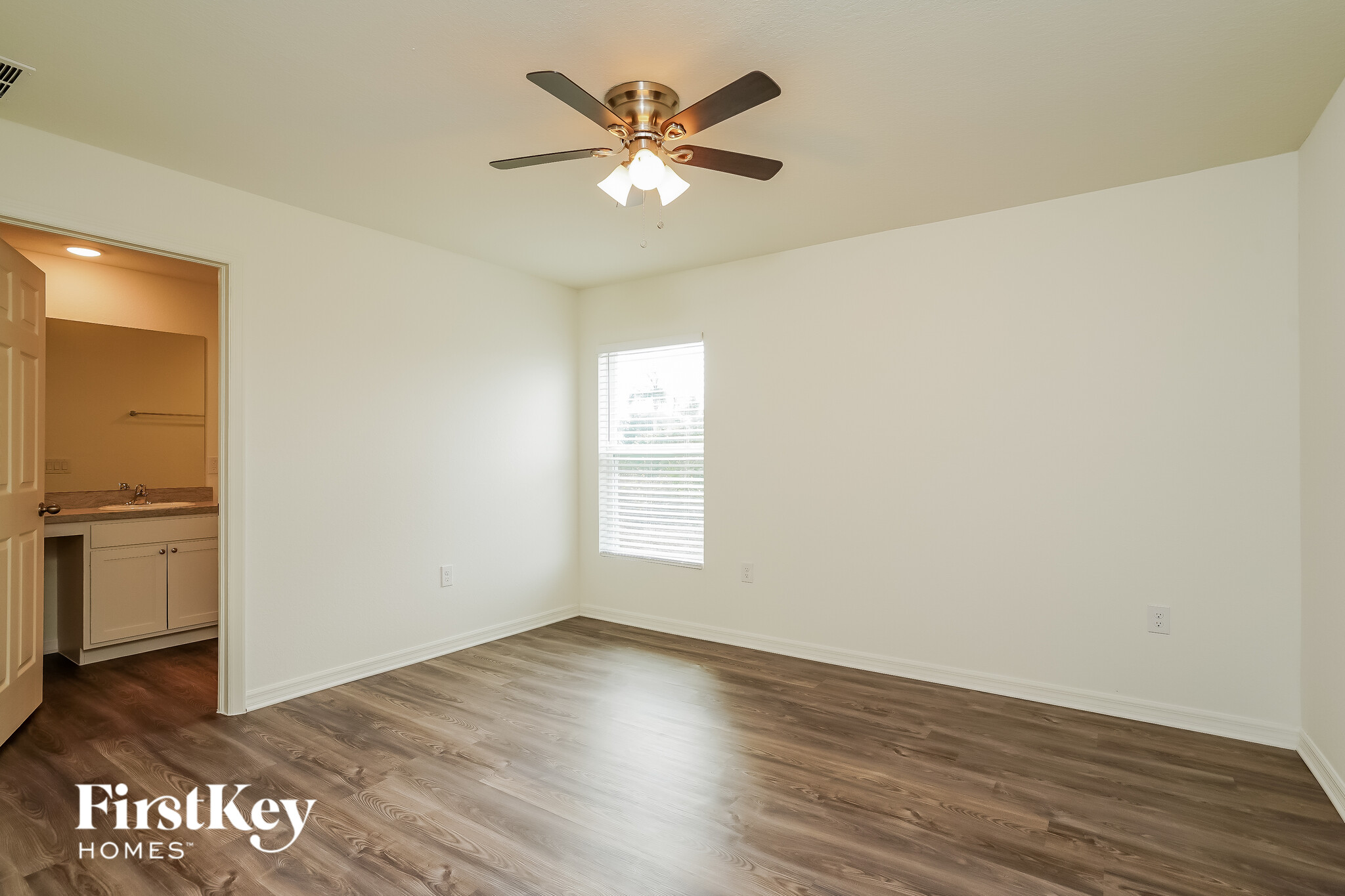 Building Photo - 2204 NE 22nd Pl