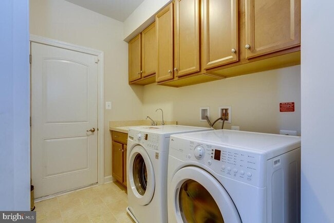 Building Photo - 42463 Pine Forest Dr