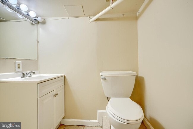 Building Photo - Well-Located 3BR Row Home Close to Johns Hopkins & Bayview