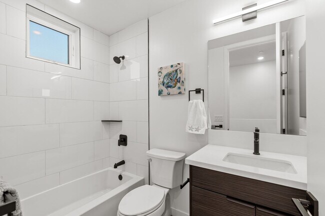 Building Photo - New modern style living- 1 bedroom 1 bath ...