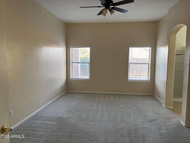 Building Photo - 628 E Ranch Rd