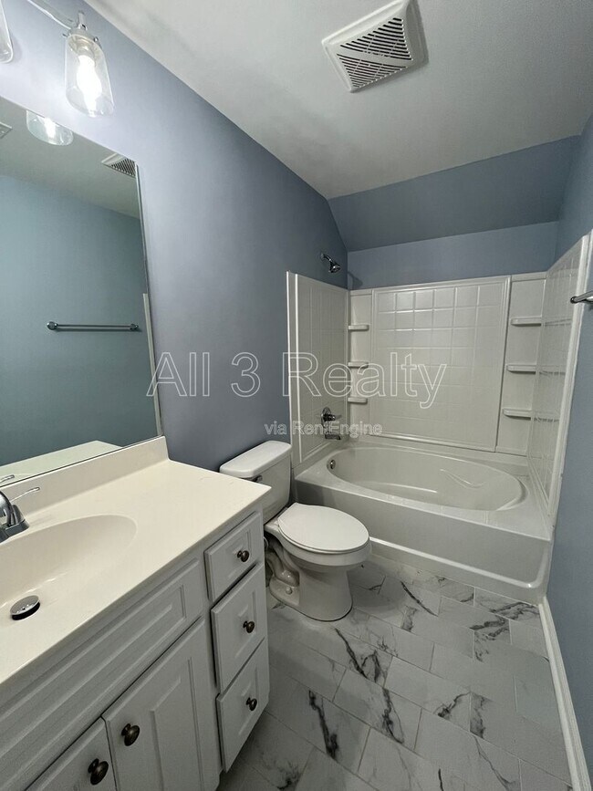 Building Photo - 1924 Wyngate Loop