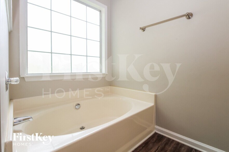 Building Photo - 4101 Chimney Springs Ct