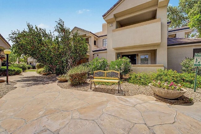 Building Photo - 6885 E Cochise Rd