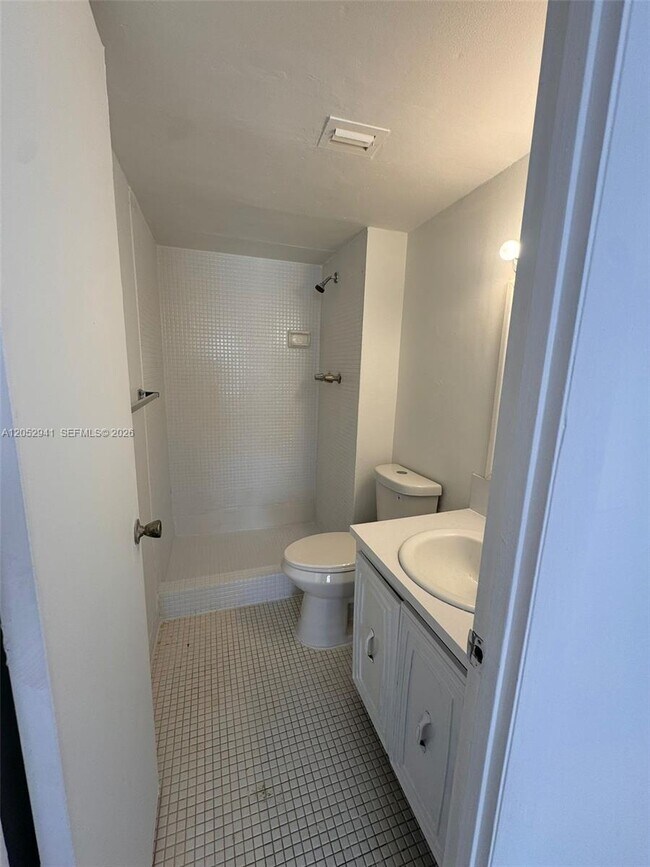 Building Photo - 488 NW 165th St