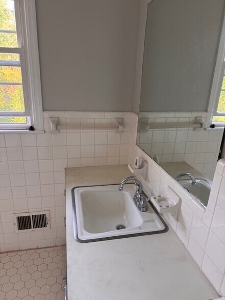 Building Photo - 4116 Jane Ln