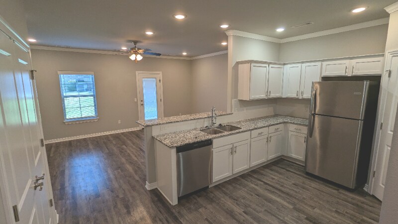 Building Photo - 2649 S Kilimanjaro Way