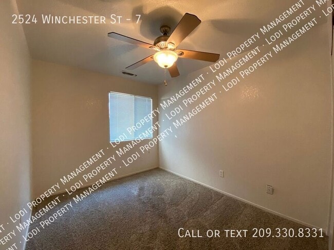 Building Photo - 2524 Winchester Dr