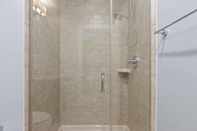 Building Photo - 400 W North St