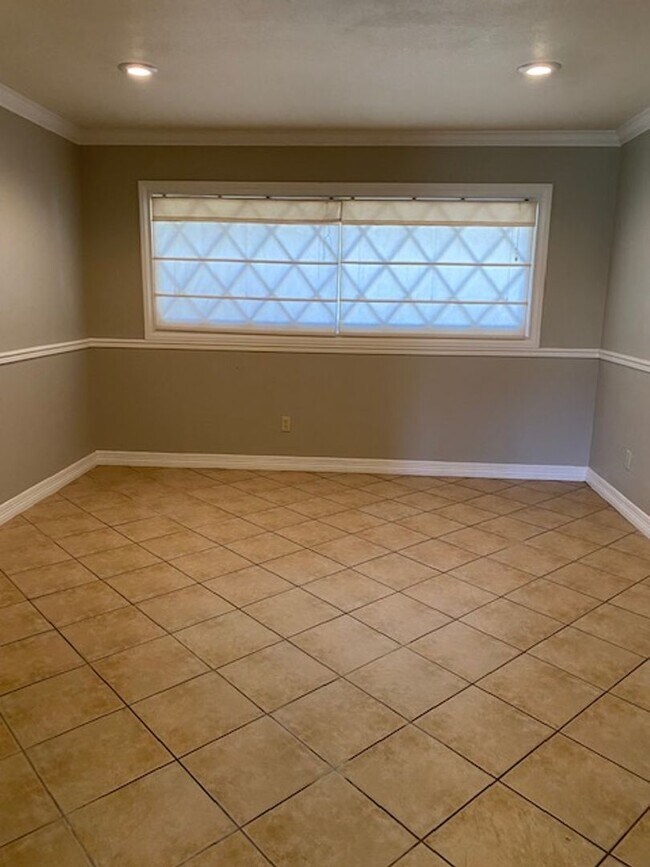 Building Photo - 5231 16th St