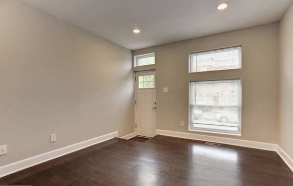 Building Photo - 307 S Newkirk St
