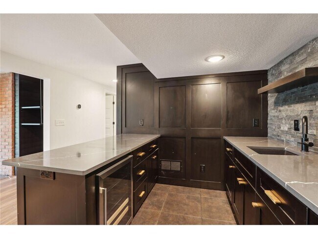 Building Photo - 6540 Navaho Trail