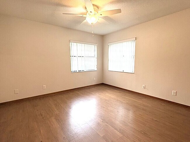 Building Photo - Beautiful 3 Bedroom Ormond Beach Townhome in The Trails!