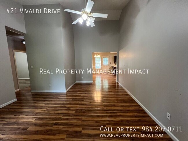 Building Photo - 421 Vivaldi Dr