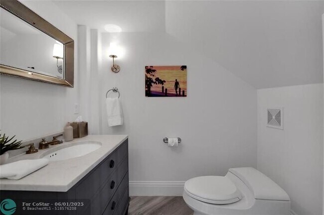 Building Photo - 3311 NE 57th Ct