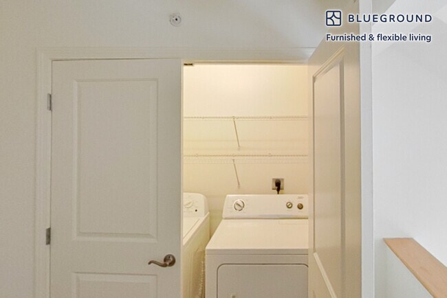 Building Photo - 152 Shipyard Dr