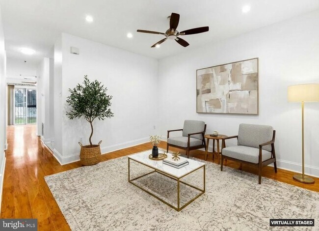 Building Photo - 576 Washington St