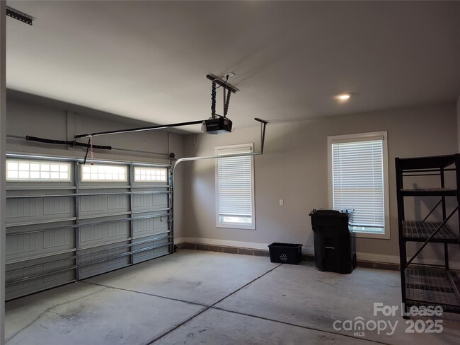 Building Photo - 170 Pine Eagle Dr