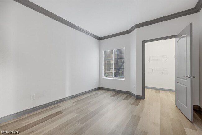 Building Photo - 5525 W Flamingo Rd