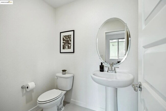 Building Photo - Modern 2+ Bedroom, 2++ Bathroom Living in the Heart of West Oakland’s Prescott Neighborhood