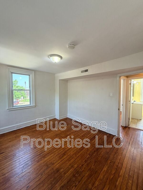 Building Photo - 601 Littlecroft Rd