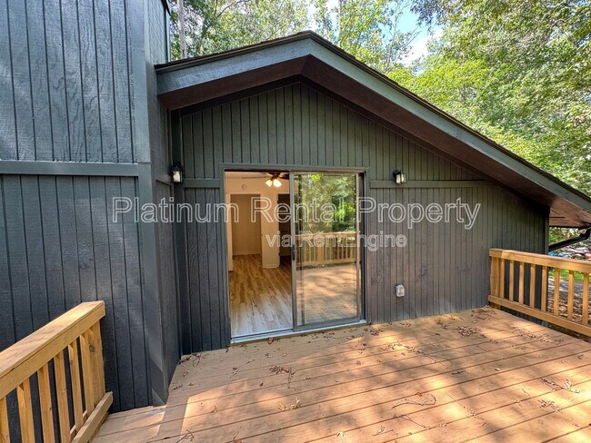 Building Photo - 8380 Lucas Creek Trl