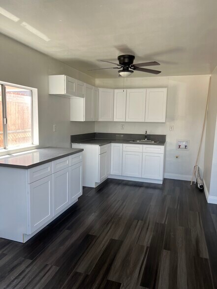 Building Photo - 5158 Wood Ave