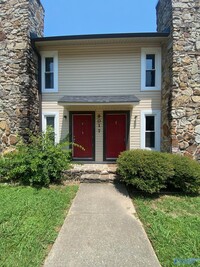 Building Photo - 9017 Mahogany Row SE