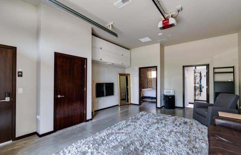 Building Photo - 803 E Mifflin St