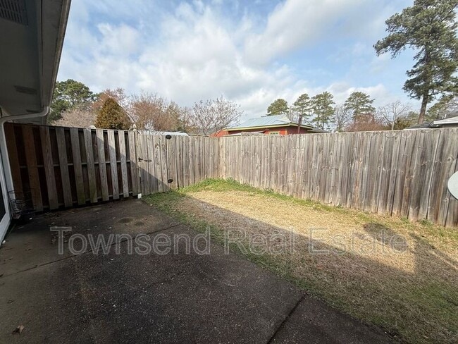 Building Photo - 2752 Helaman Ct