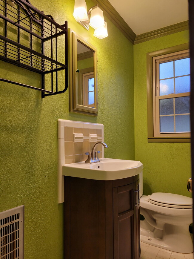 Building Photo - East Nashville 3 Bedroom Gem!