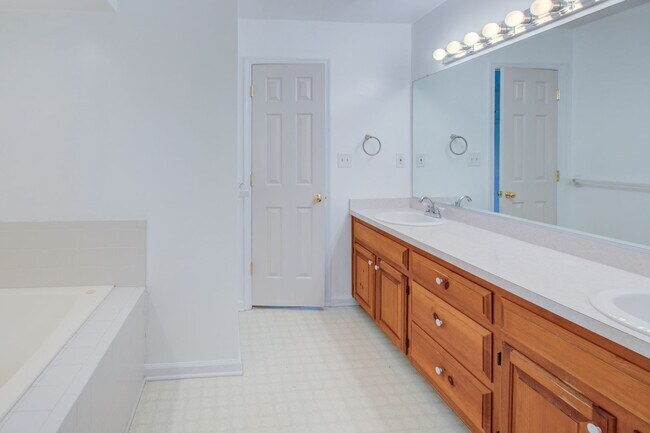 Building Photo - 427 Las Gaviotas Blvd