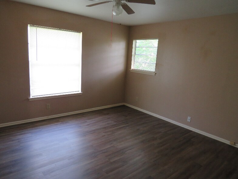 Building Photo - 9715 Nona Kay Dr