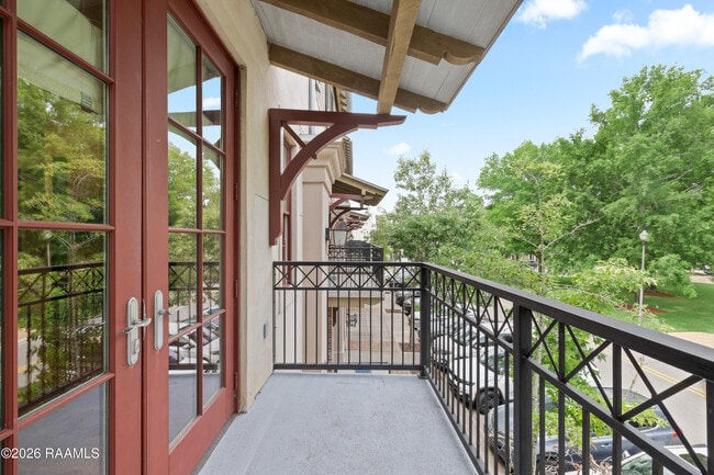 Building Photo - 605 Silverstone Rd