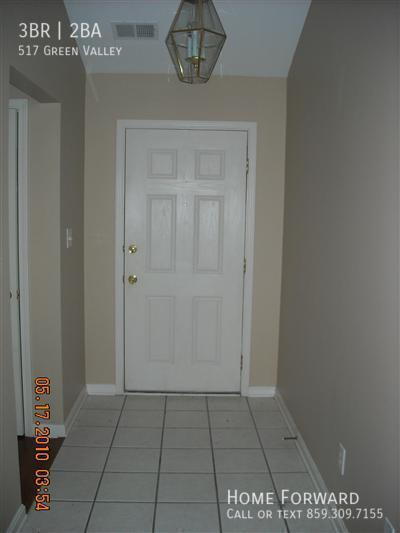 Building Photo - 517 Green Valley Dr