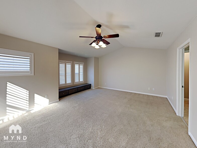 Building Photo - 398 Metro Ln