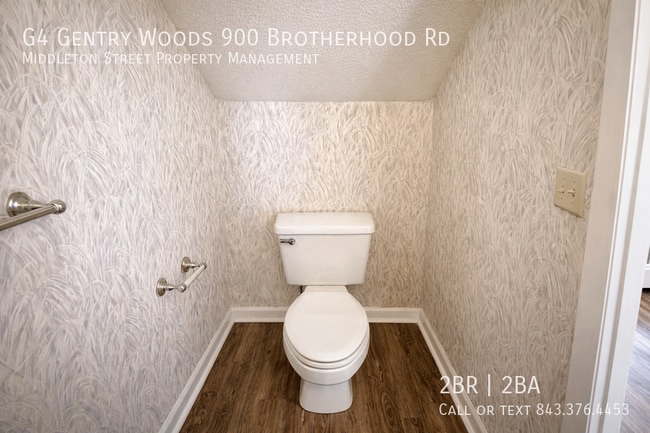 Building Photo - G4 Gentry Woods 900 Brotherhood Rd