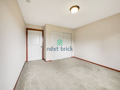 Building Photo - 4 Bed and 3 Bath Lake View Single-family Home is Available for Rent!