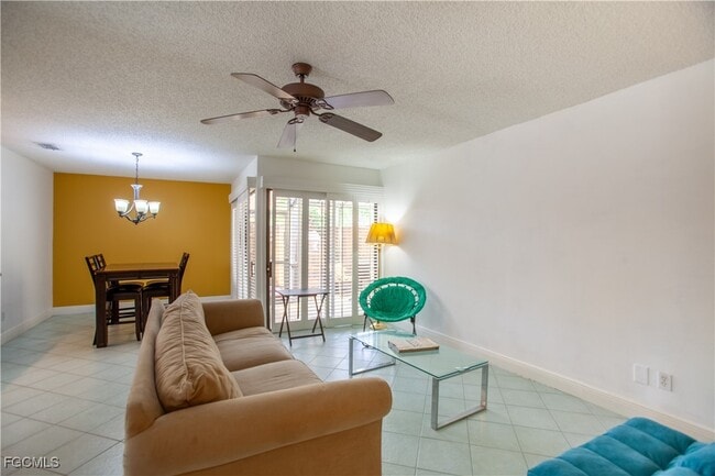 Building Photo - 1426 Park Shore Cir