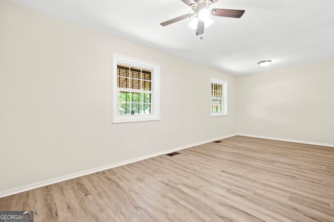 Building Photo - 3698 Fairlane Dr NW