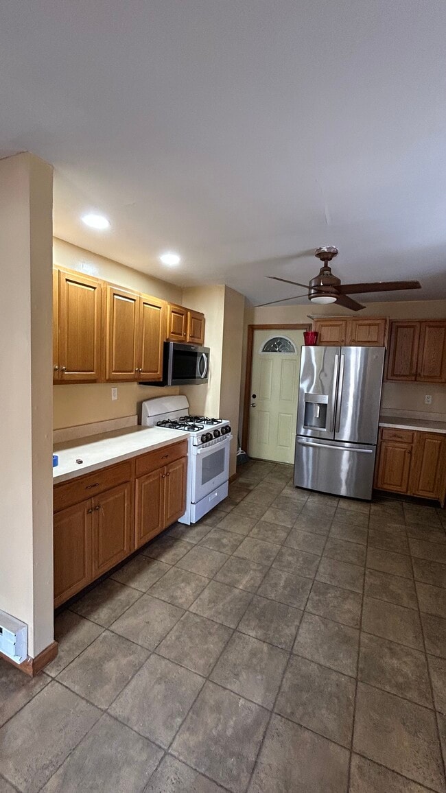 Primary Photo - 20 Myrtle Ave