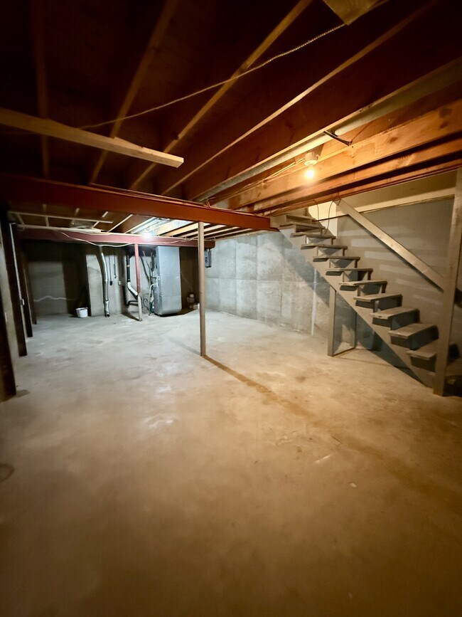 Building Photo - 209 NE Timbercreek Dr