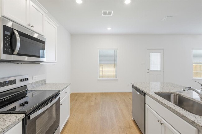 Building Photo - 317 Carmel Cyn Trl