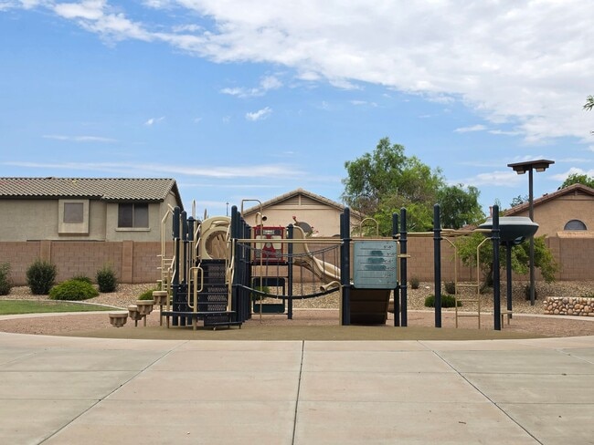 Building Photo - 7805 S 48th Ln