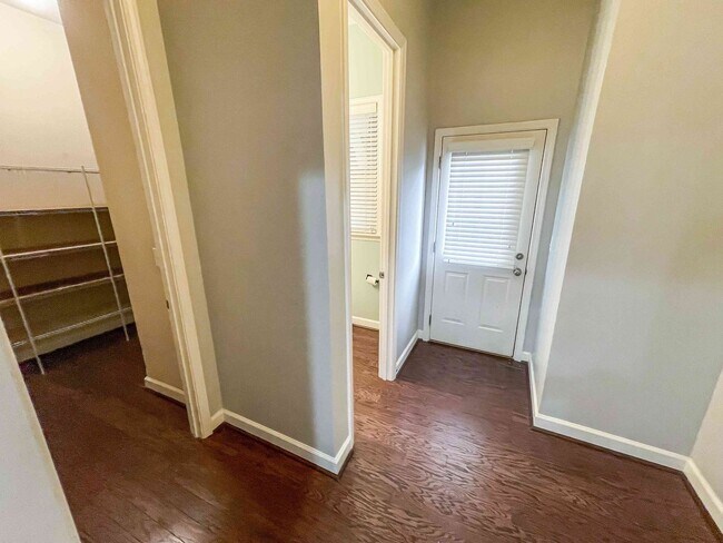 Building Photo - Kennesaw 4BR/3.5BA, Over 3700', 3-Car Garage