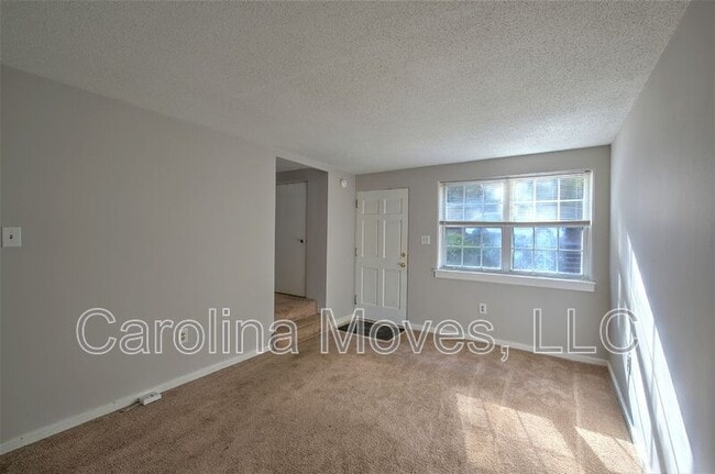 Building Photo - 41 Faris Cir